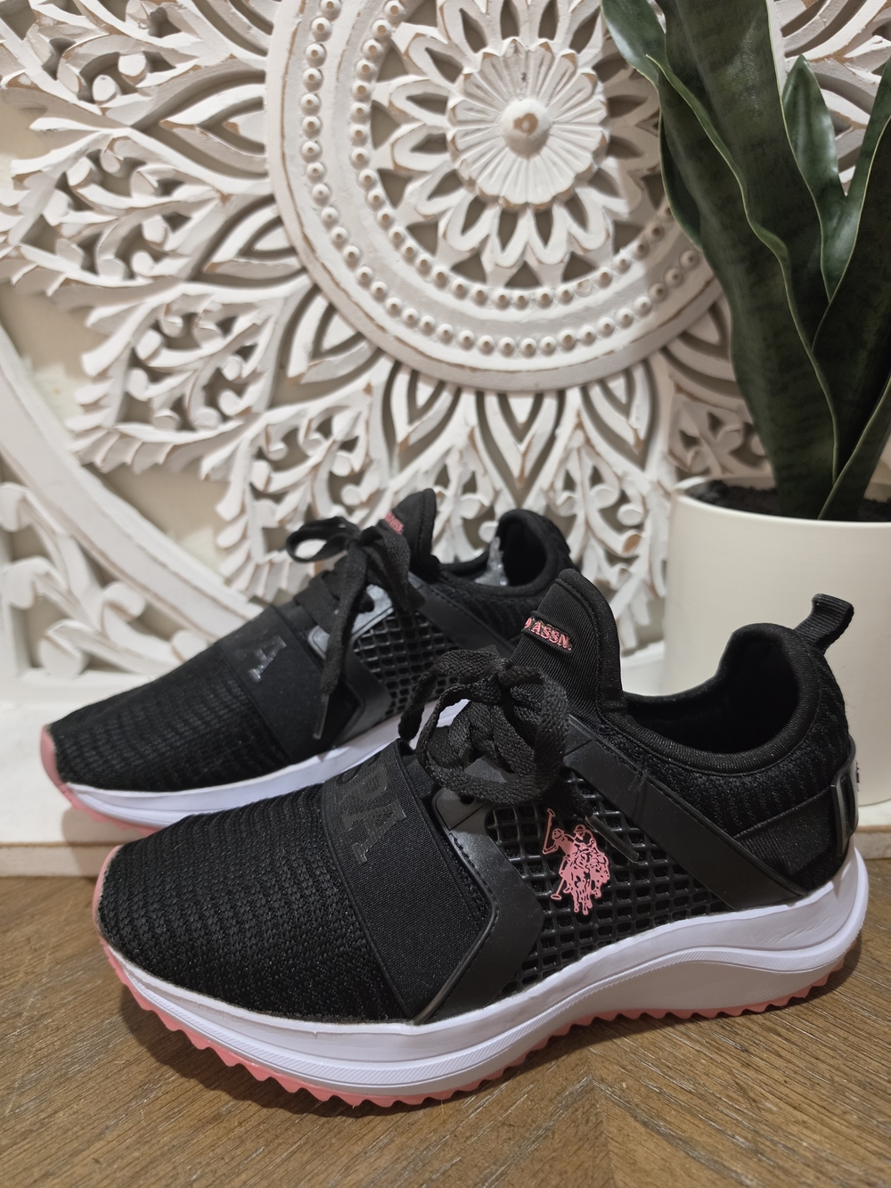 U.S. Polo Assn.  Black & Pink Athletic Sneakers Womens 7